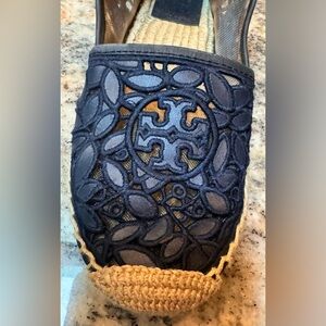 Tory Burch Rhea Lace Blue Espadrilles flats/shoes in great condition. Size 6